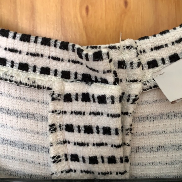 Loft Petite Black and White Sleeveless Dress - Picture 4 of 10